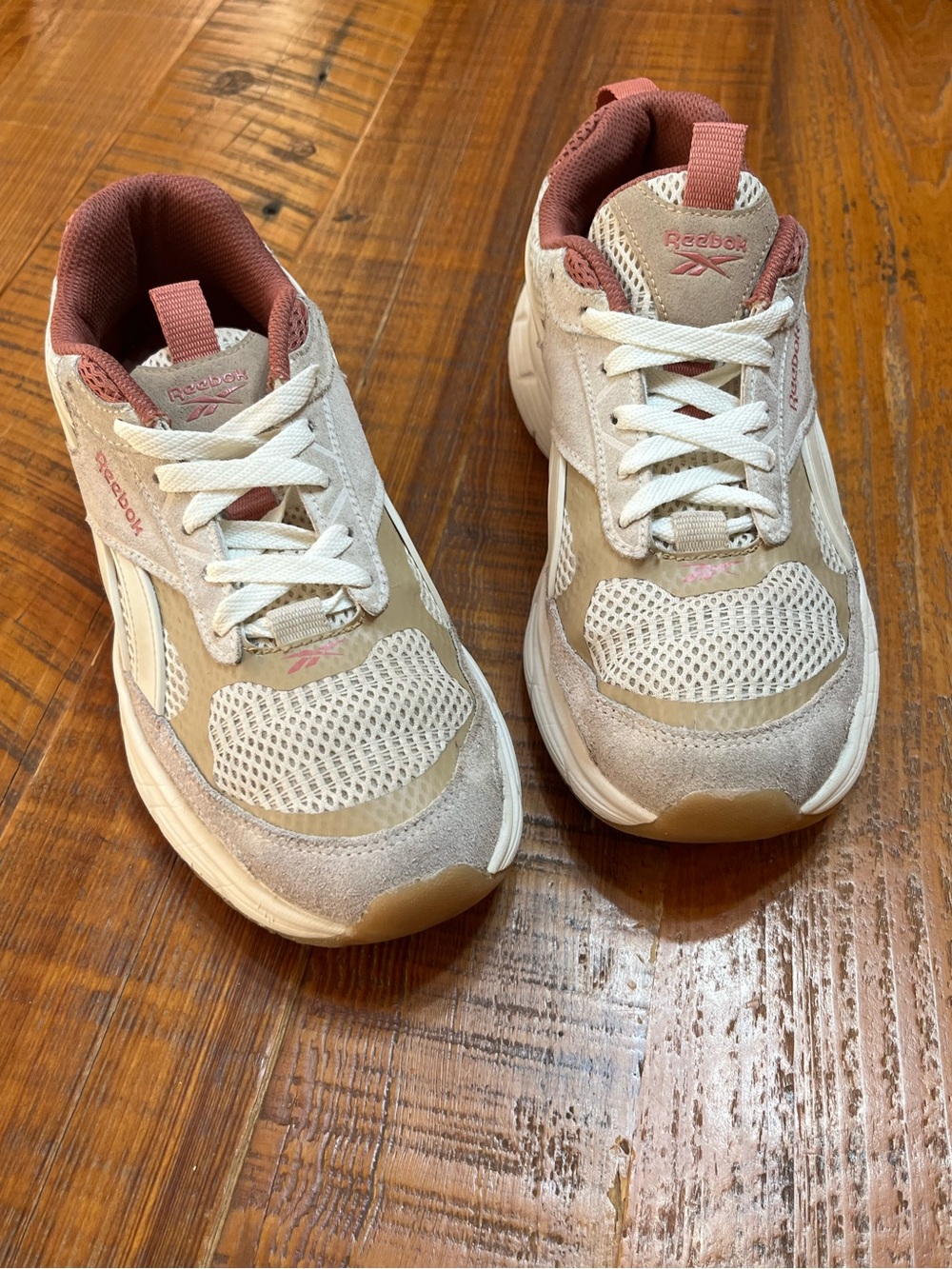 Reebok Sneakers in White & Mauve Size 9